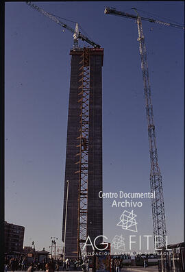 Obras de fomento, de construcciones y contratos